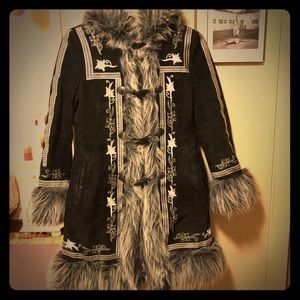 HOST PICK!🙀🤩😍3/30 Taut Black Genuine Leather Embroidered Fur Jacket